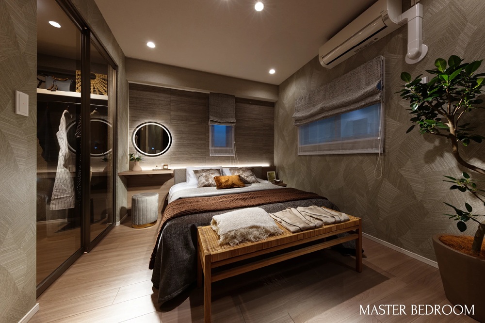 MASTER BEDROOM