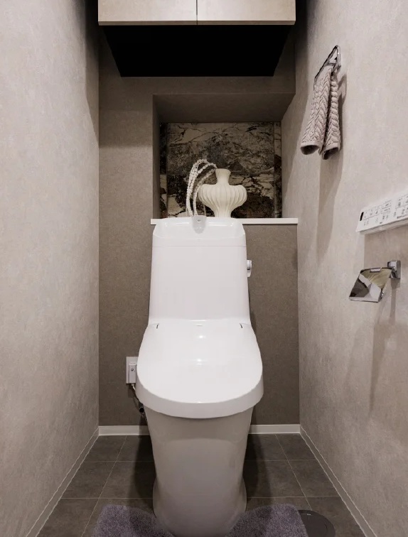RESTROOM
