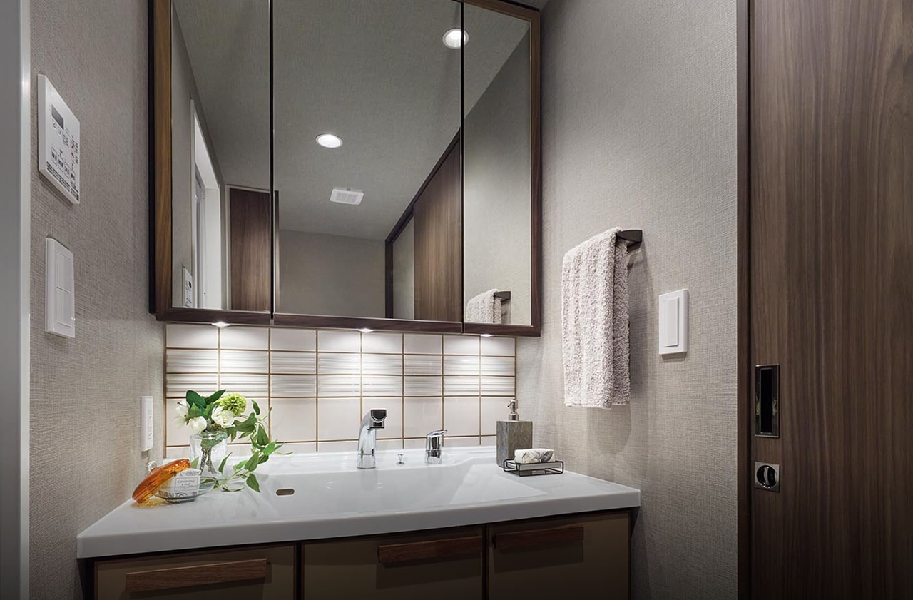 POWDER ROOM
