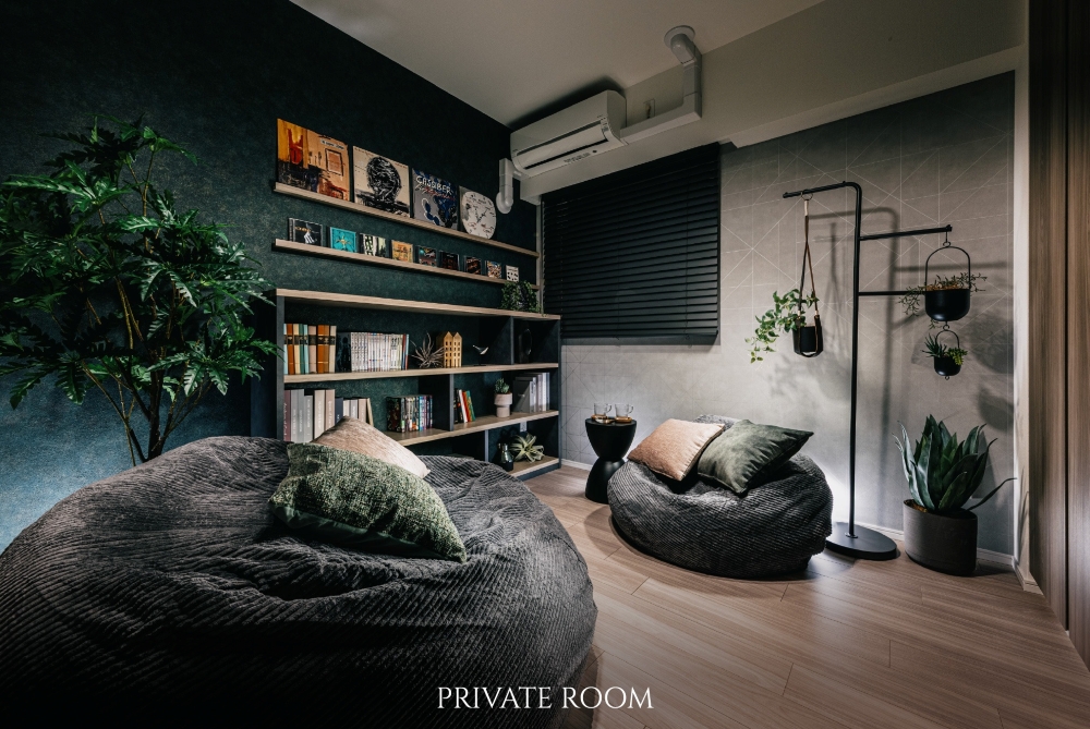 PRIVATE ROOM