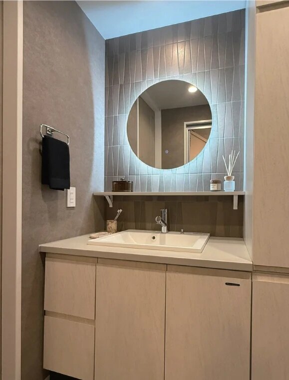 POWDER ROOM