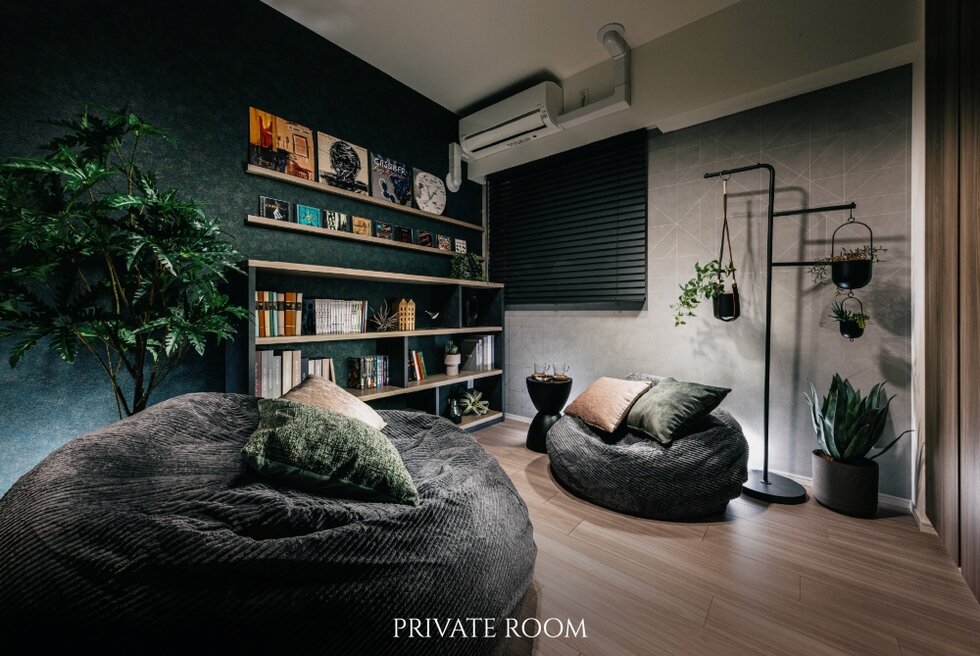PRIVATE ROOM