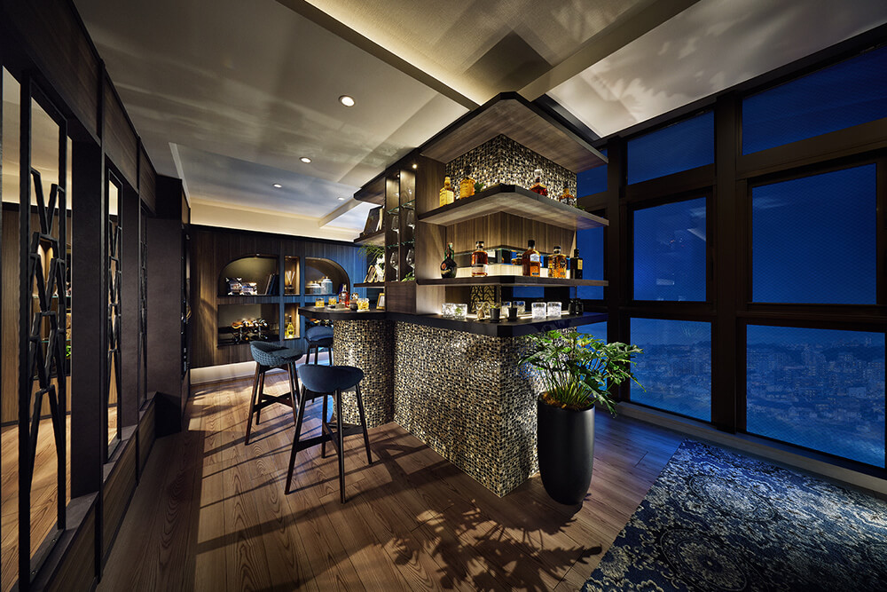 Bar Corner