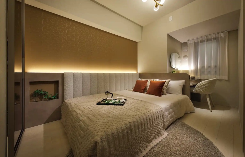 MASTERBEDROOM