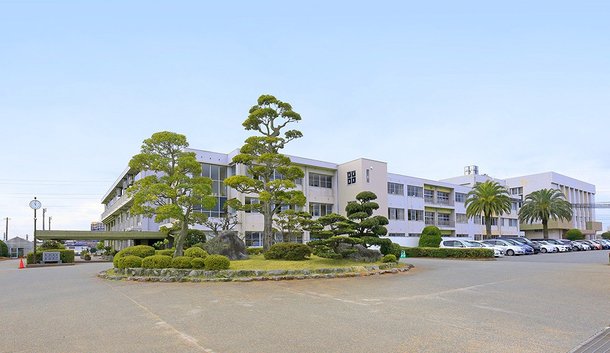 粕屋町立粕屋東中学校