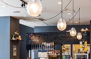 地中海カフェビストロブラス