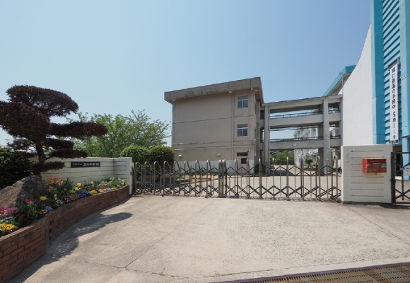 川西市立多田中学校