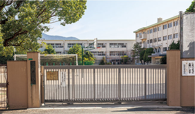 柳西中学校