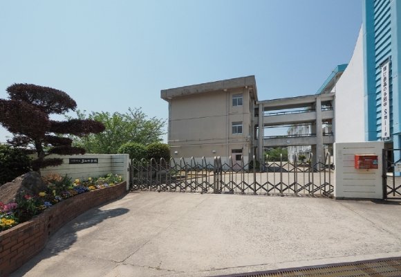 川西市立多田中学校