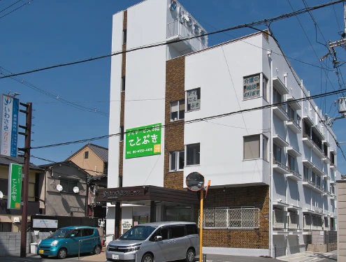 いわさきクリニック
【内・循環器内・血液外・外・整形外・リハビリ・皮膚・心療内・精神・訪問診療】
