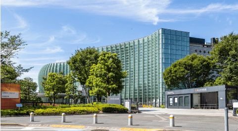 国立新美術館