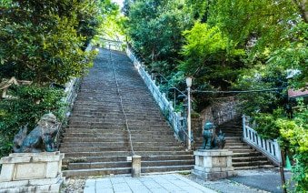 出世の石段