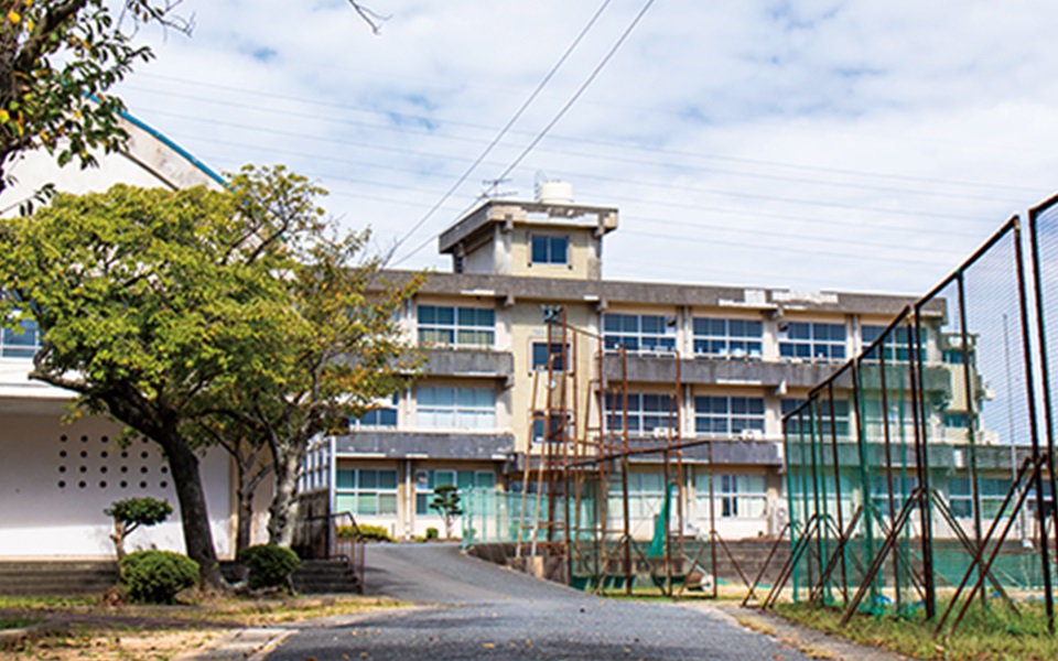 文洋中学校