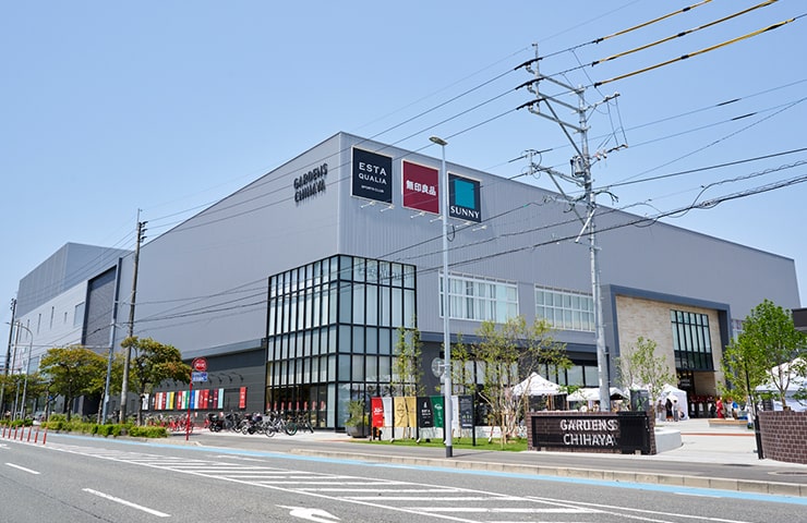 ガーデンズ千早店