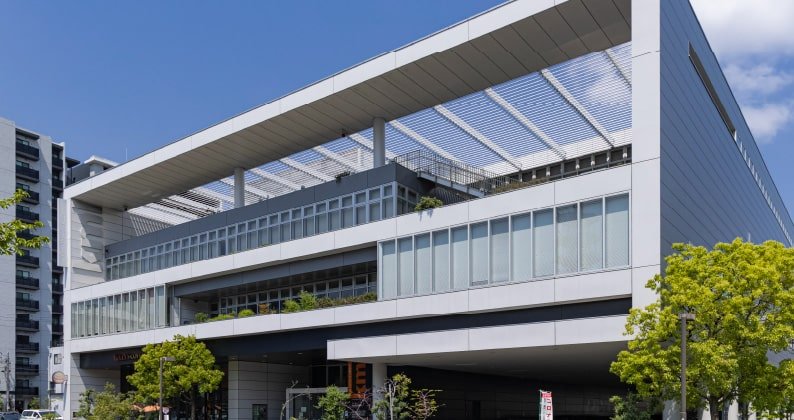 くわなメディアライヴ(市立中央図書館)