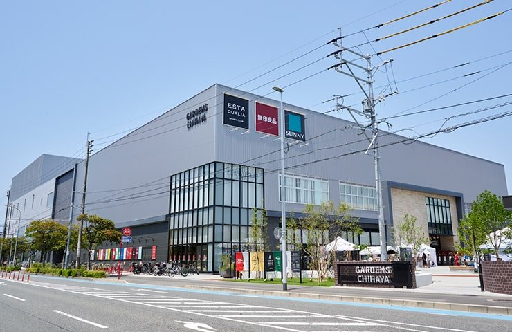 ガーデンズ千早店