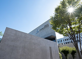 秋田県立美術館