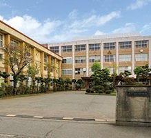 秋田市立秋田東中学校