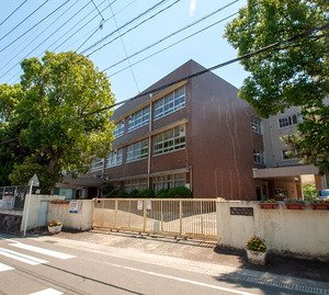 飯塚小学校