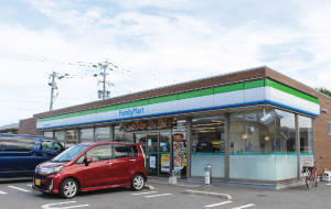 ファミリーマート 那珂川ミリカ北店