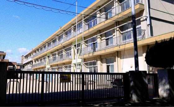 春日町小学校