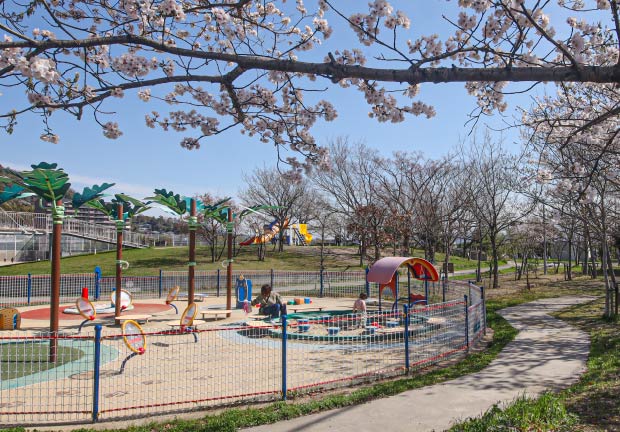 水無瀬川緑地公園