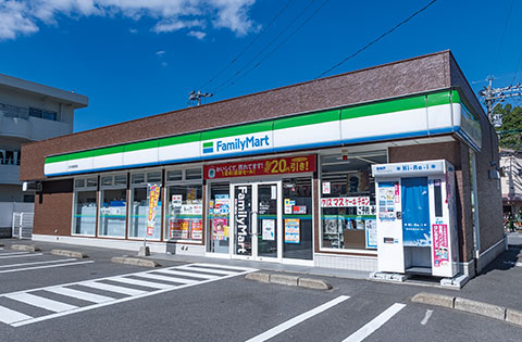 ファミリーマート長与嬉里郷店