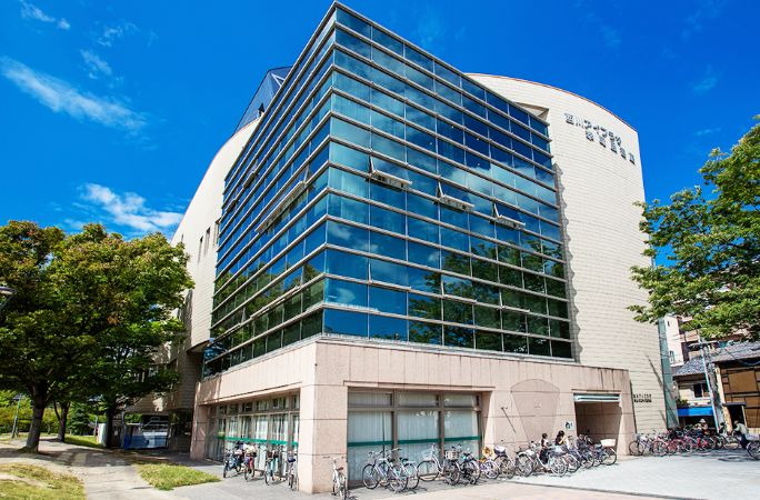 西川アイプラザ・市立幸町図書館