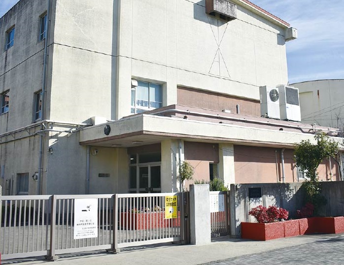 市立若水中学校(正面まで)