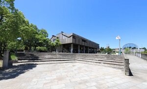 市立中央図書館