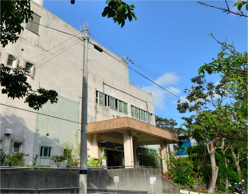 那覇市立中央図書館