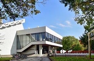 北海道立近代美術館