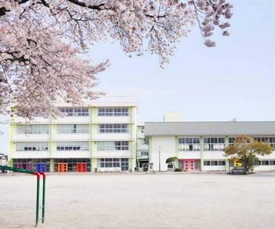 市立東小学校