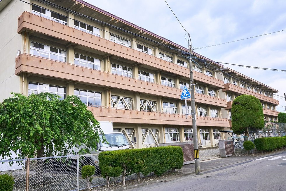 盛岡市立 下小路中学校(正門)