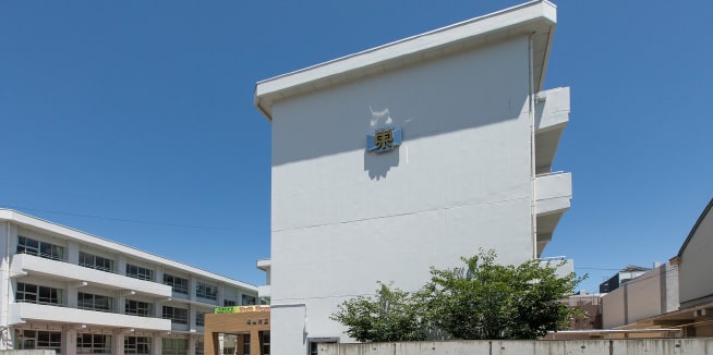東中学校