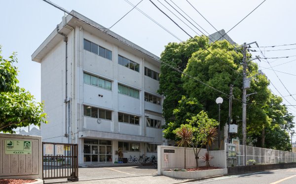 明治中学校