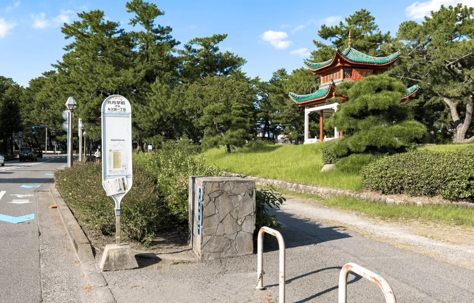 「共月亭前」バス停 （鴨池港方面）