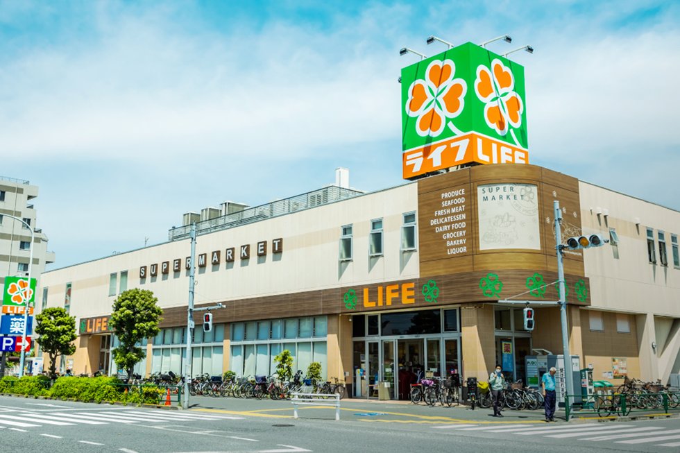 ライフ 六町駅前店