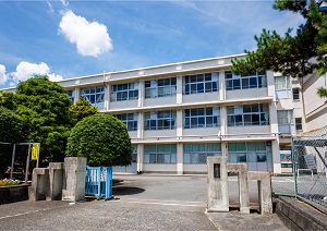 藤枝市立青島中学校