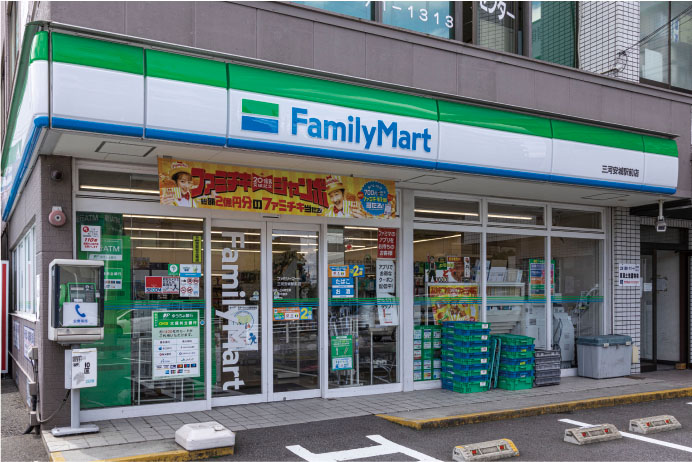 ファミリーマート 三河安城駅前店