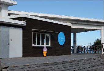 海と空のカフェ