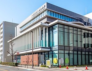 八尾市立八尾図書館