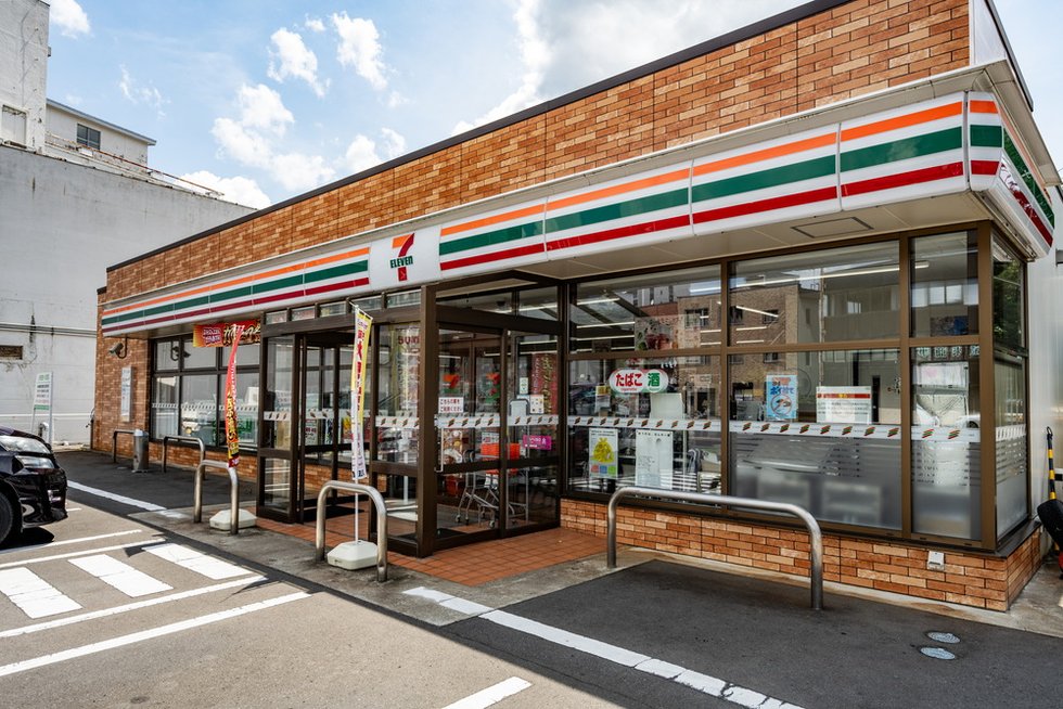セブン-イレブン 弘前北瓦ヶ町店
