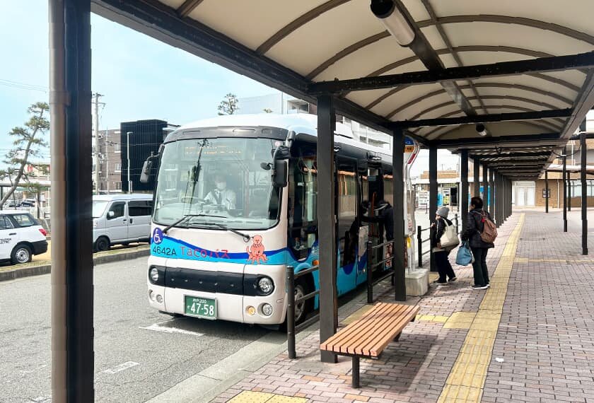Tacoバス「山陽西二見駅」バス停