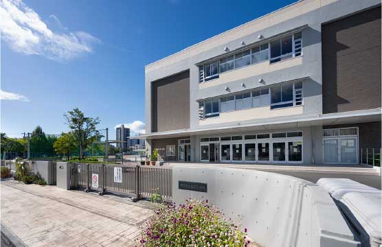 市立 森下小学校(正門)