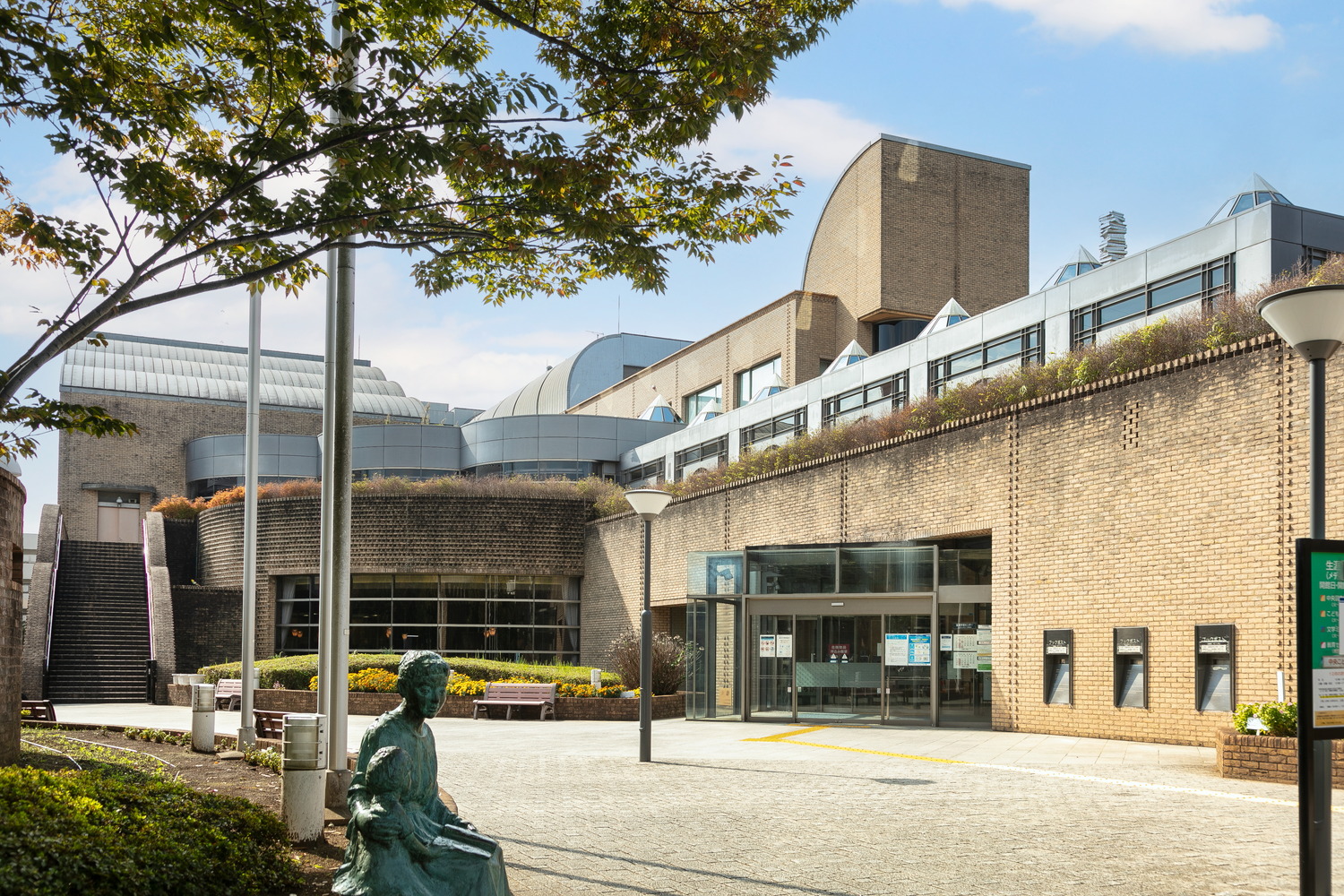 市川市中央図書館