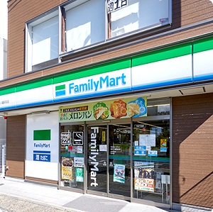 ファミリーマート近江八幡駅前店