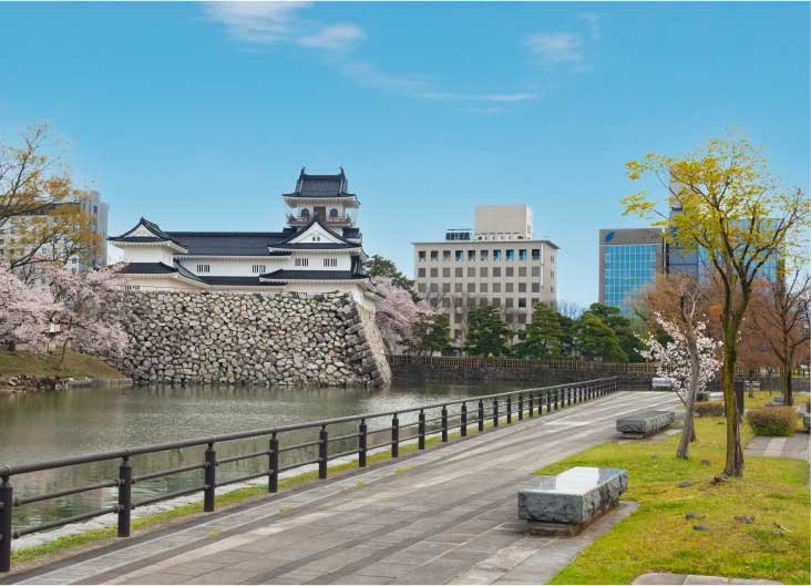富山城址公園
