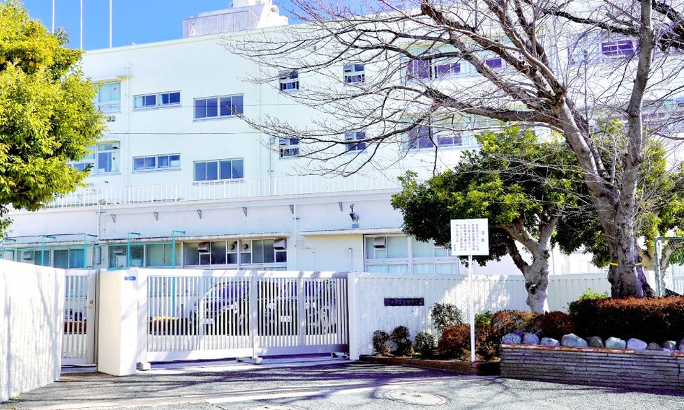 中田中学校