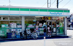 ファミリーマート 小浦横浜富岡東店